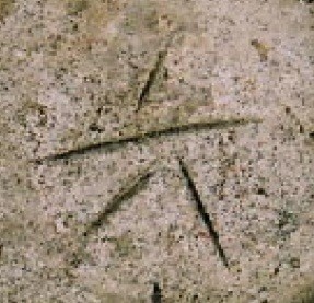 地蔵の台座側の「六」